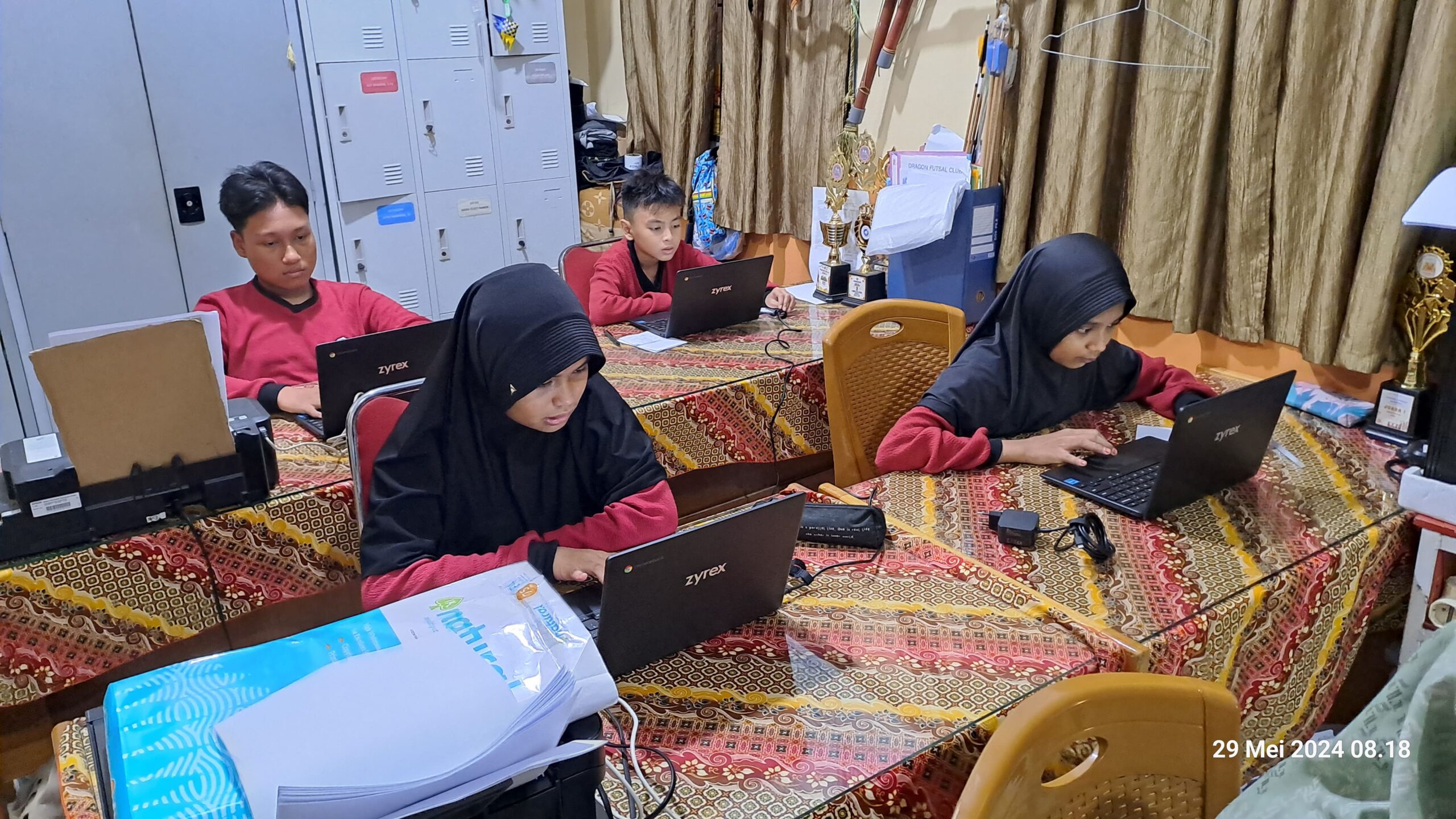 12 Siswa SMP IT Al Manar Pekanbaru Mengikuti Olimpiade Sains Nasional 2024 Tingkat Kota